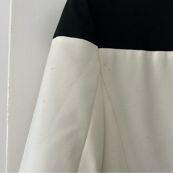 ELIZABETH & JAMES Black and White Colorblock Blazer SIZE 4 - Picture 4 of 10